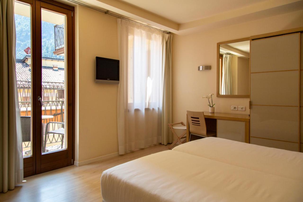 Dreibettzimmer mit Balkon