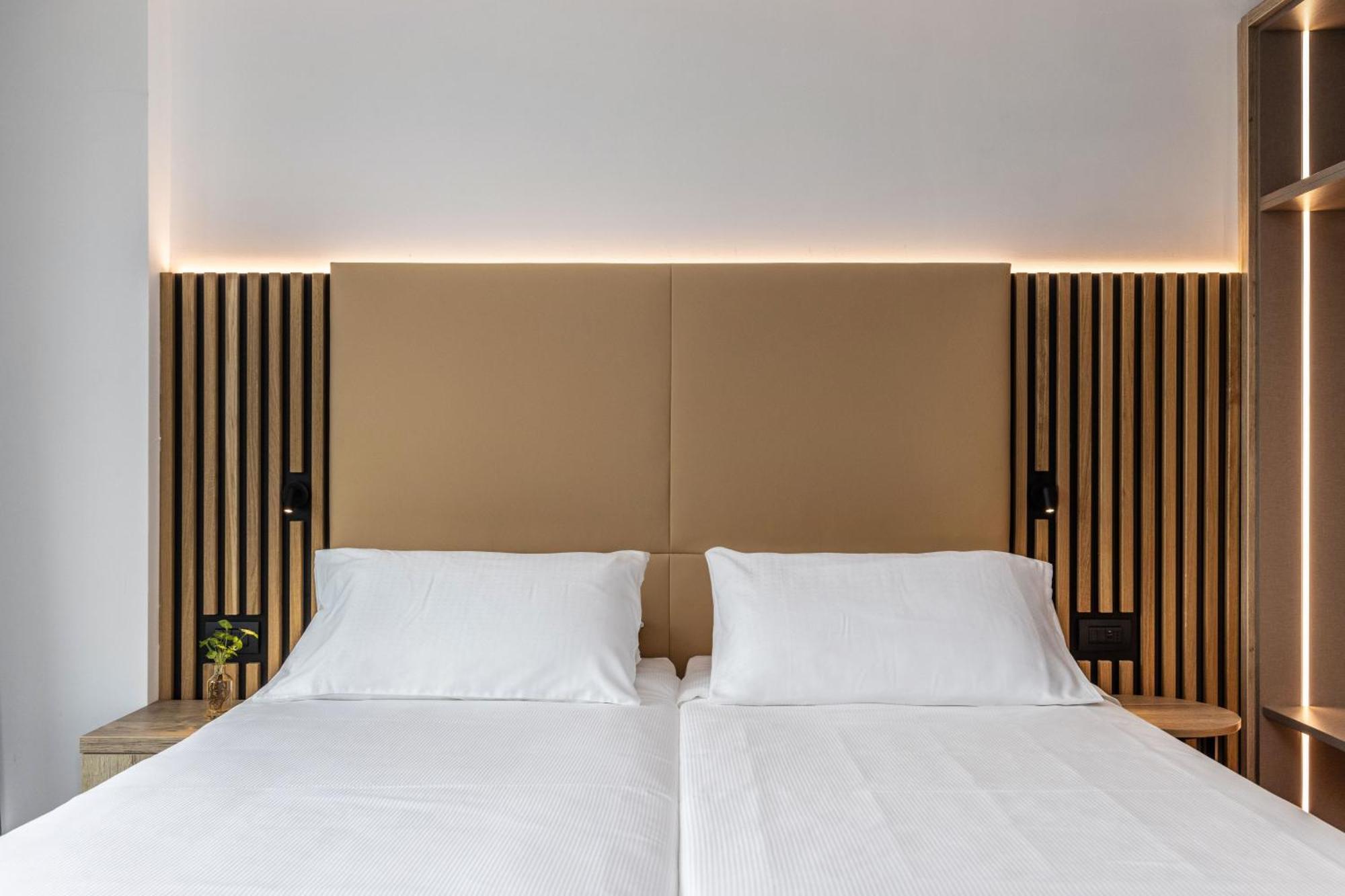 Superior Double Room with Balcony,1618820712:JPEG